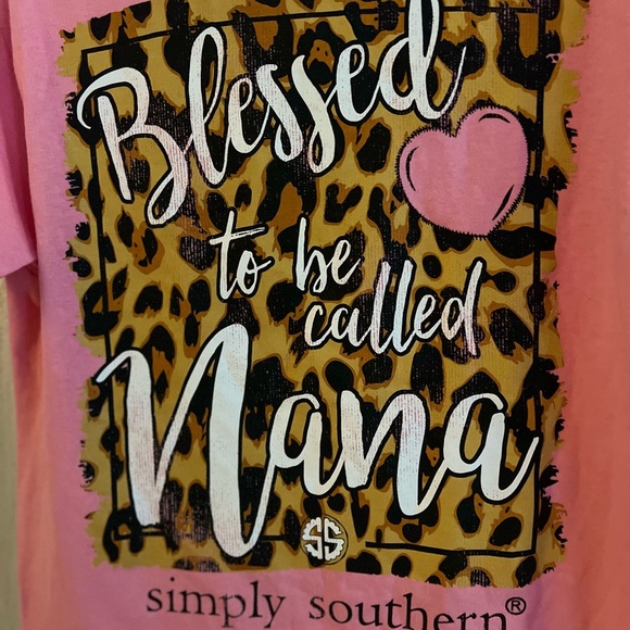 Simply Southern Grandma Blessed Nana Animal Print T-shirt Women’s Small Pink NWT - Picture 7 of 9